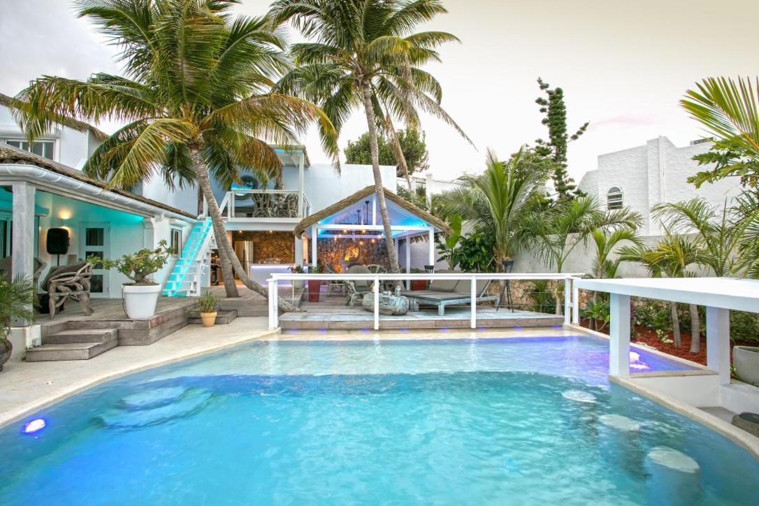 VILLA BLUE LAGOON Suite apartment Lowlands Buitenkant foto