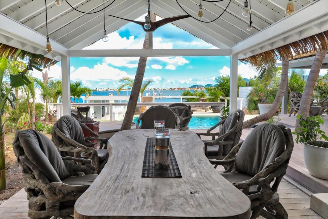 VILLA BLUE LAGOON Suite apartment Lowlands Buitenkant foto