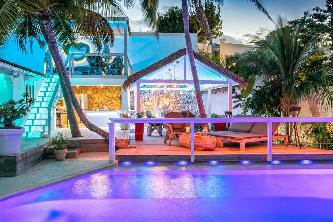 VILLA BLUE LAGOON Suite apartment Lowlands Buitenkant foto