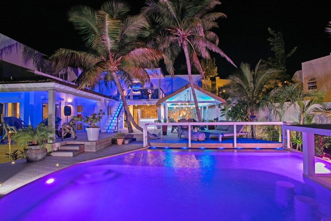 VILLA BLUE LAGOON Suite apartment Lowlands Buitenkant foto